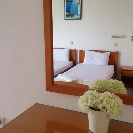 Aparthotel Elpida 2*